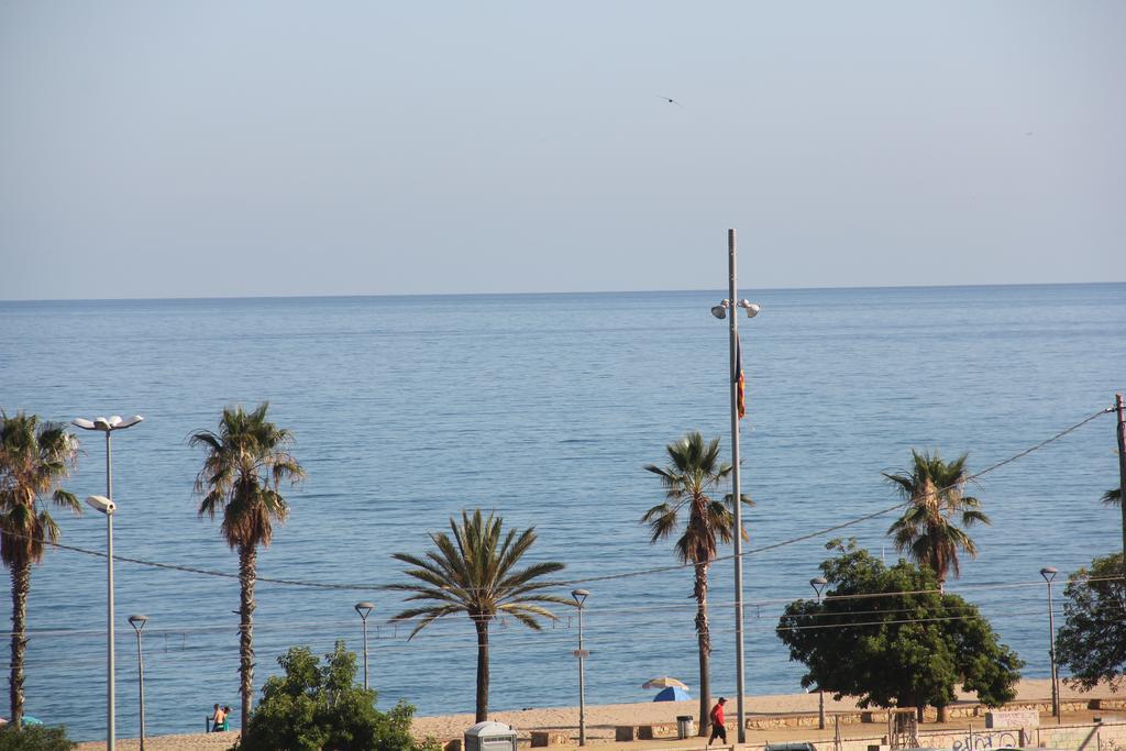 Apartment Beach Front Canet Canet De Mar Exterior photo