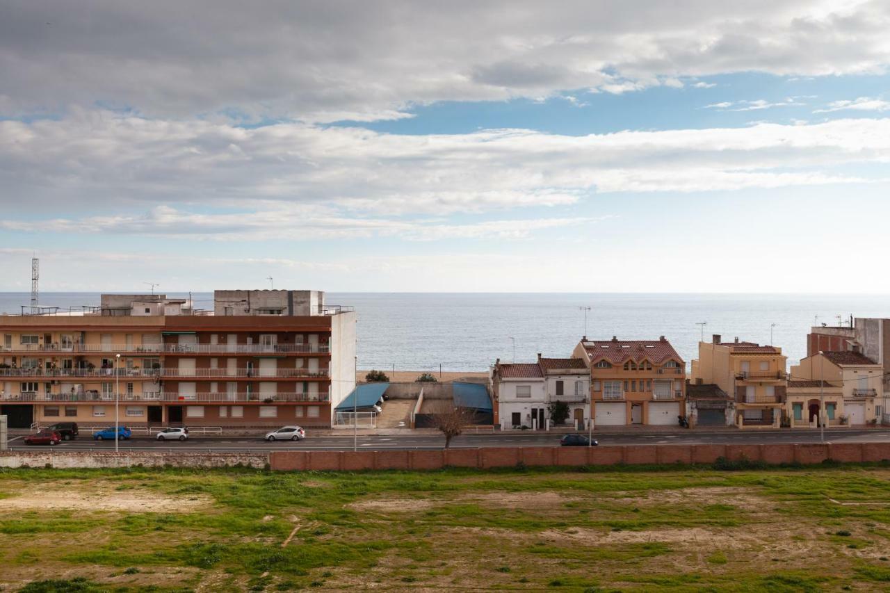 Apartment Beach Front Canet Canet De Mar Exterior photo